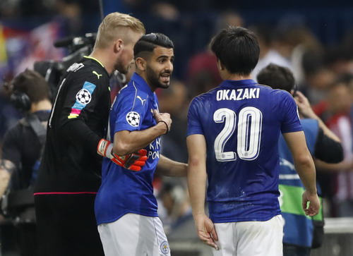 Leicester hẹn trả nợ tr&ecirc;n đất Anh sau 1 tuần nữa  