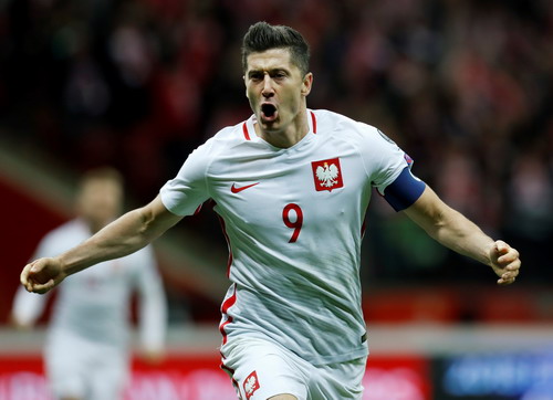 Anh, Đức bất bại, đại b&agrave;ng trắng Ba Lan bay thẳng đến World Cup - Ảnh 5.