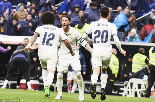 Barcelona đại thắng derby, Real Madrid bám sát ngôi đầu