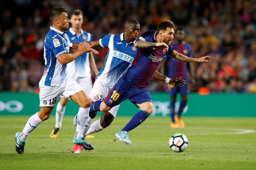 Messi lập hat-trick, Barcelona thắng đậm Espanyol