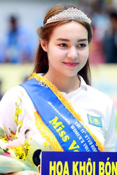 Miss bóng chuyền Dinara Suzdykova