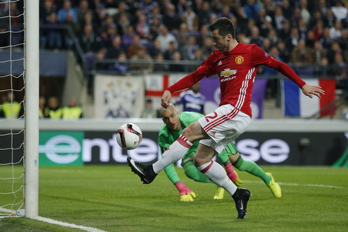 Mkhitaryan ghi bàn cho Quỷ đỏ