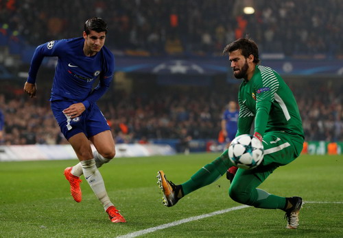 Chelsea thoát hiểm trước Roma, tuyến giữa khủng hoảng