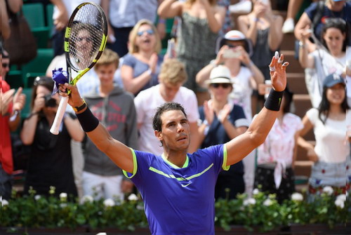 Federer bỏ giải Cincinnati, Nadal lên số 1 thế giới