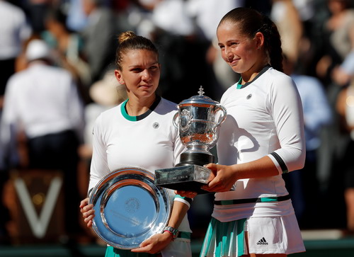 Hành trình lên ngôi hậu kỳ thú của lọ lem Ostapenko - Ảnh 8.
