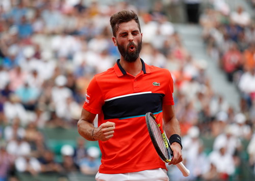 Tay vợt chủ nhà rơi rụng, Djokovic, Nadal thẳng tiến - Ảnh 1.
