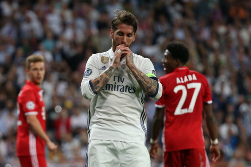 Sergio Ramos c&oacute; pha đ&aacute; phản, gi&uacute;p Bayern c&acirc;n bằng tỉ số