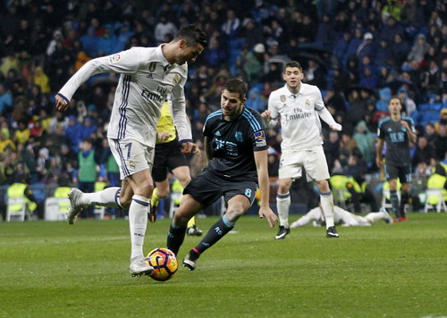 Ronaldo tỏa sáng, Real Madrid vững ngôi đầu La Liga