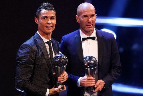 Bayern Munich chạy đua gi&agrave;nh HLV Zidane với Man United - Ảnh 2.