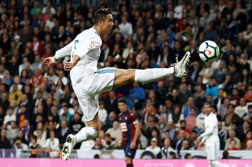 Ronaldo tịt ngòi, Real Madrid tiếp mạch thắng