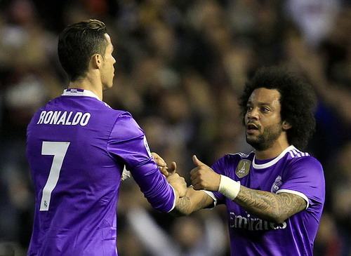 Ronaldo ghi b&agrave;n ở trận đấu 700 cho Real Madrid...