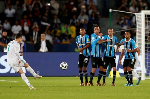Ronaldo tỏa sáng, Real Madrid hoàn tất hat-trick World Cup - Ảnh 3.