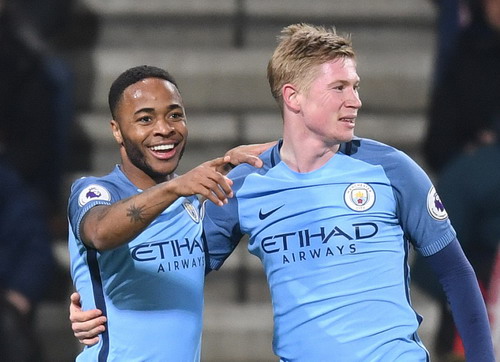 Sterling tỏa sáng, Man City giành lại ngôi nhì bảng