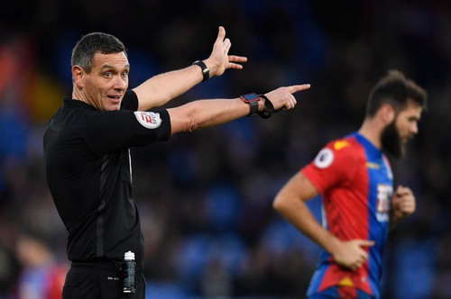 “Thần tài” Marriner cầm còi, Man United tăng cơ hội lấy cúp