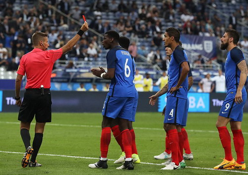 Hậu vệ ghi b&agrave;n, Ph&aacute;p hạ nhục tuyển Anh ở Stade de France - Ảnh 3.