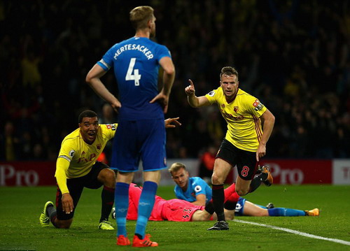 Ác mộng phút bù giờ, Arsenal ôm hận trận derby