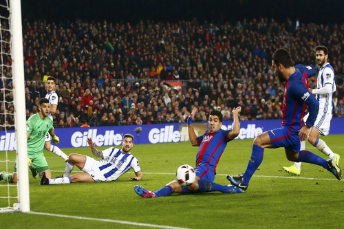... nhưng Arda Turan (v&agrave; Denis Suarez) đưa Barca đến chiến thắng chung cuộc