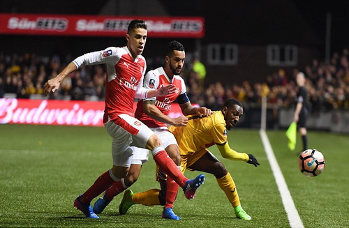 Sutton United nhập cuộc mạnh mẽ, gây khó cho Arsenal