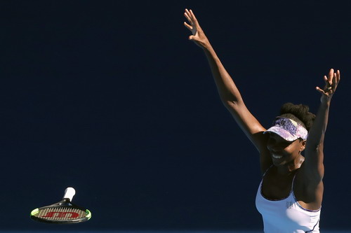 Xem Federer vào chung kết, chị em Williams tranh vô địch nữ
