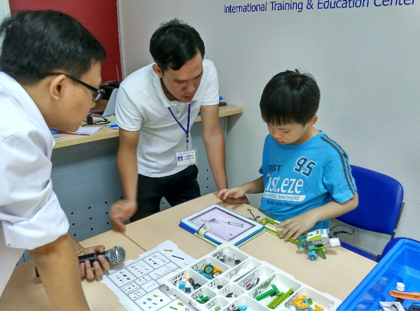 Trường ĐH Khoa học Tự nhiên mở lớp lập trình robotics cho thiếu nhi
