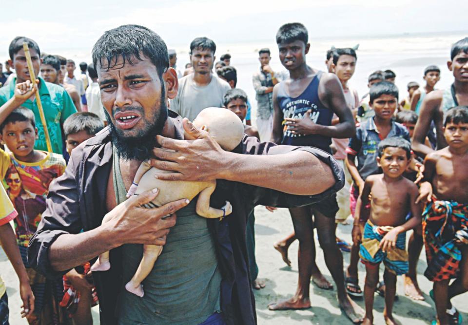 H&igrave;nh ảnh chạm v&agrave;o tim trong cuộc khủng hoảng Rohingya - Ảnh 2.