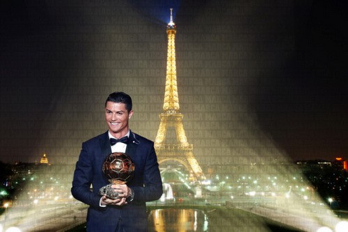 Nike tung giày "độc" mừng Quả bóng vàng Ronaldo