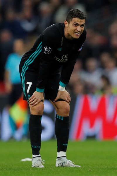 Ronaldo đang bị c&ocirc; lập ở Real Madrid - Ảnh 1.