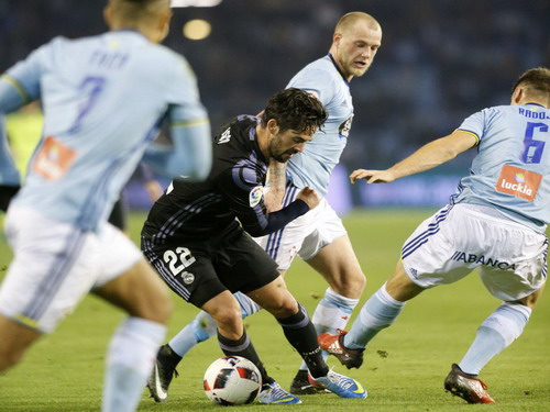 Isco trong v&ograve;ng v&acirc;y đội chủ nh&agrave; Celta Vigo