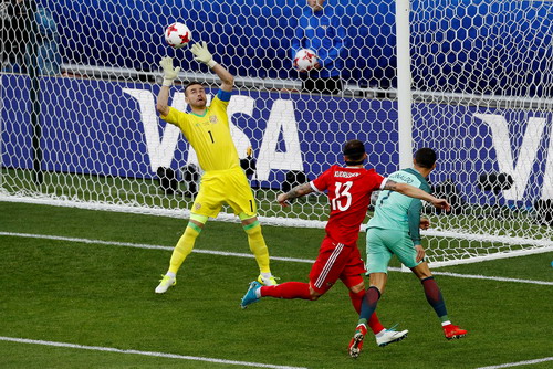 Ronaldo ghi bàn, Bồ Đào Nha chắc suất bán kết Confed Cup - Ảnh 2.