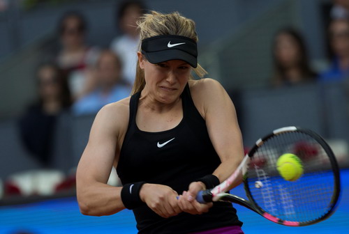 Sharapova thua Bouchard, Madrid Open dậy s&oacute;ng bảng nữ - Ảnh 2.