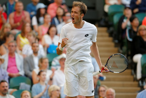 Stan Wawrinka thua bẽ mặt, Nadal thắng trận mở m&agrave;n Wimbledon - Ảnh 2.