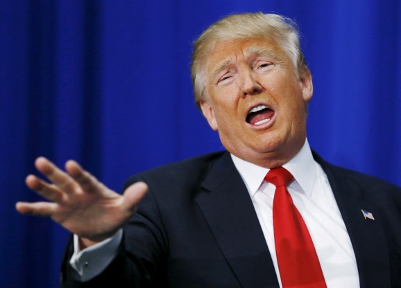 Tổng thống Donald Trump và giới truyền thông đang có quan hệ căng thẳng. Ảnh: Reuters