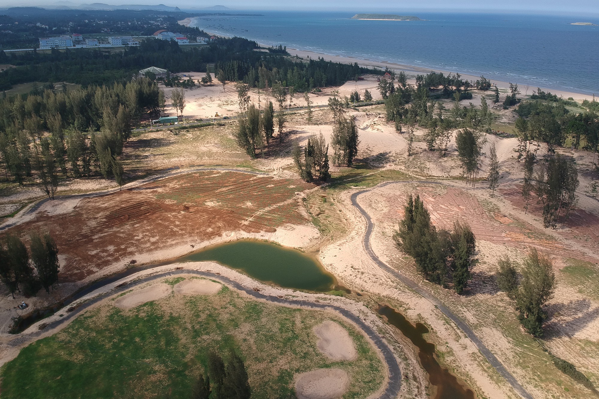 Nhiều sai phạm ở dự &aacute;n Ph&aacute; rừng l&agrave;m s&acirc;n golf - Ảnh 1.