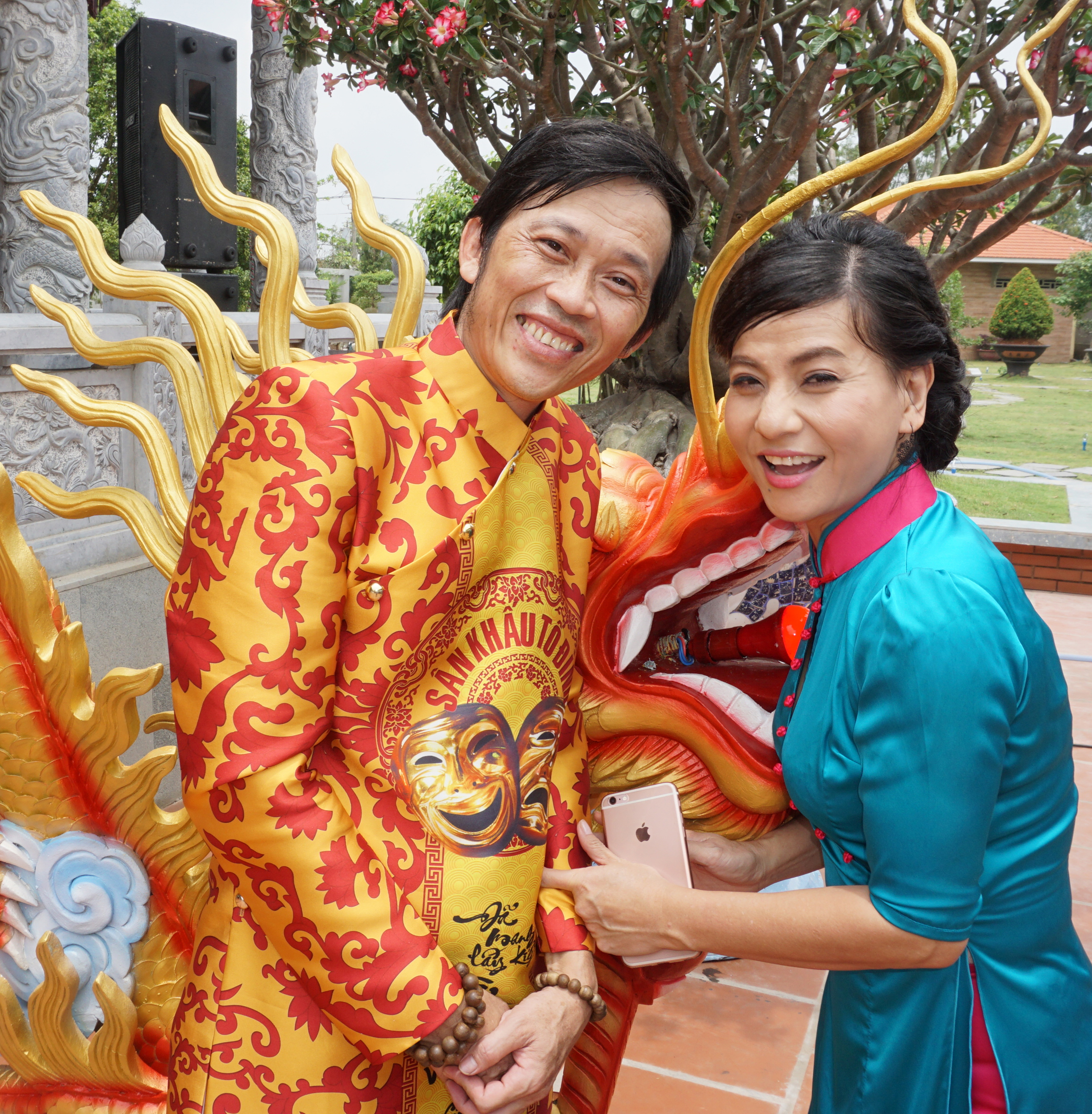 NSƯT Hoài Linh và NS Cát Phượng