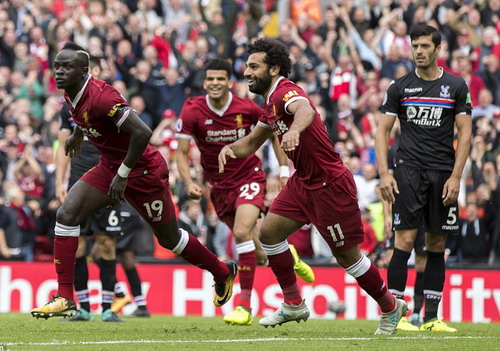 Chung kết Champions League: Cắt cổ người h&acirc;m mộ - Ảnh 2.
