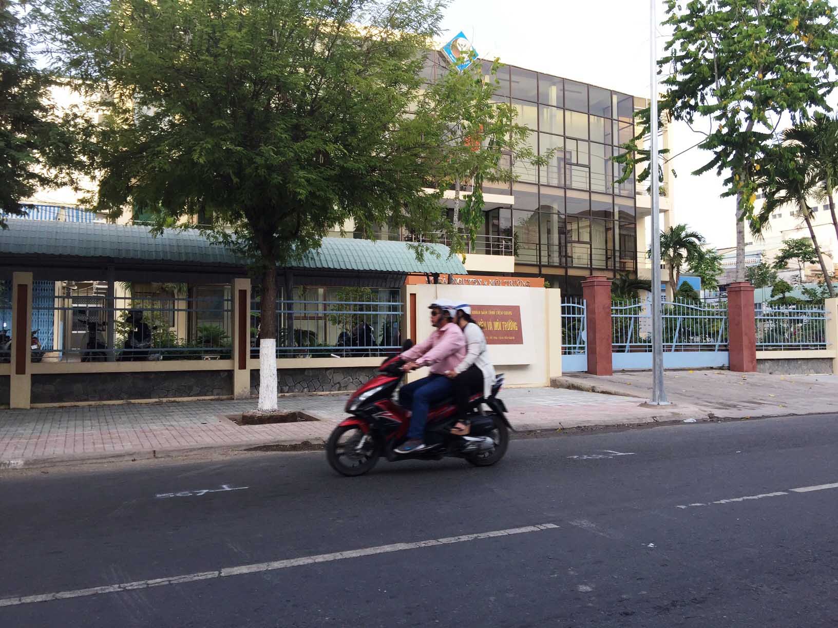 Nương tay với “cát tặc”
