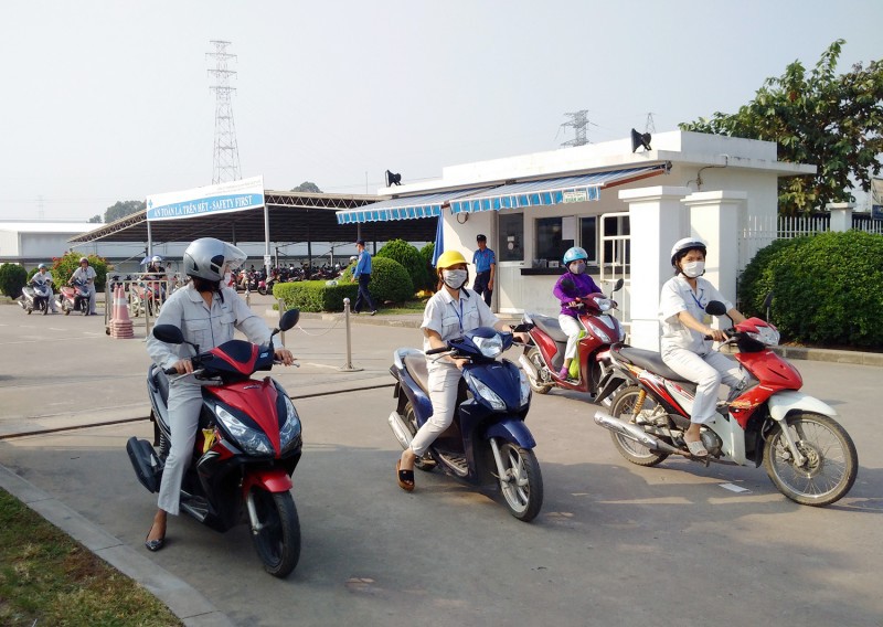 Cách nào ngăn đà doanh nghiệp sa thải lao động lớn tuổi?