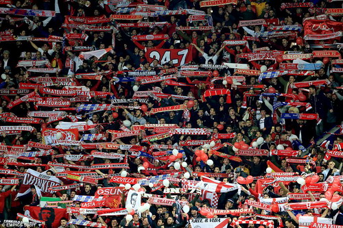 CĐV Sevilla tràn ngập thành phố Leicester