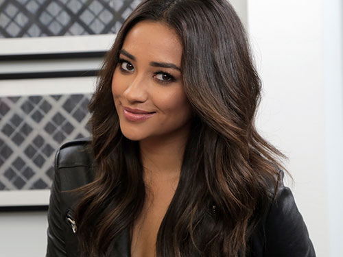 Shay Mitchell - Biểu tượng sao trẻ
