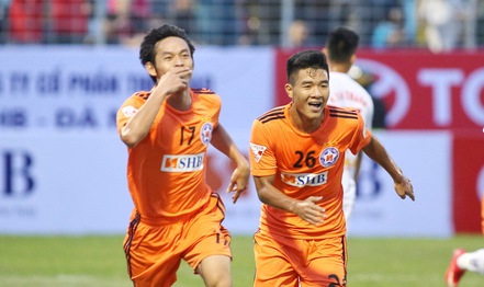Tuyển thủ U19 ghi 2 bàn hạ á quân V-League