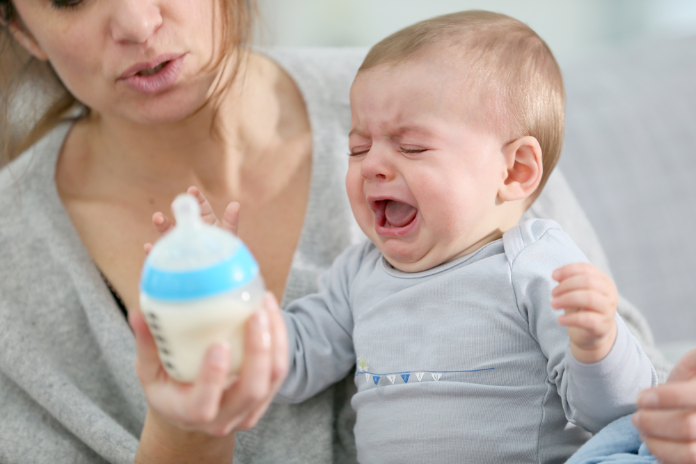 Con tôi không chịu uống sữa, phải làm sao?