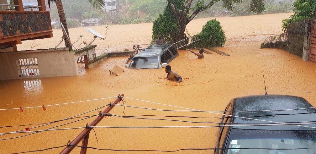 Lở bùn kinh hoàng, hàng trăm người chết trong giấc ngủ - Ảnh 5.