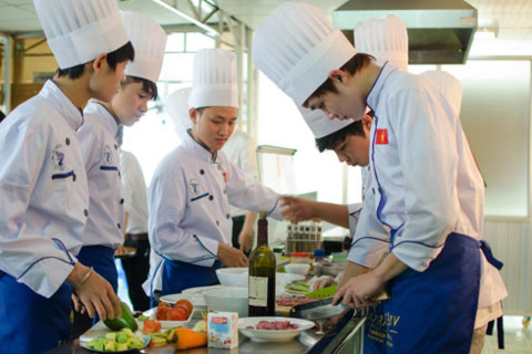 Không dễ sang Singapore làm việc