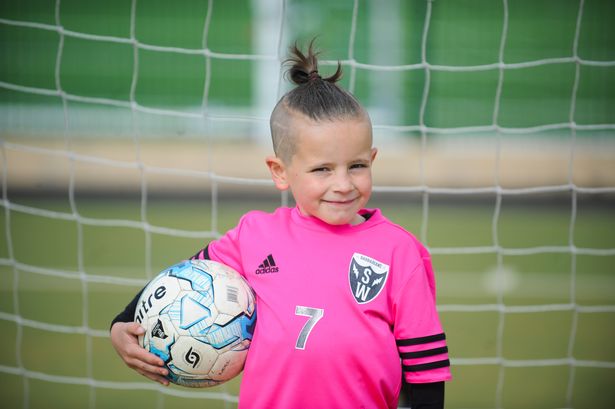 Xứ Wales xuất hiện "bản sao nhí" của Gareth Bale