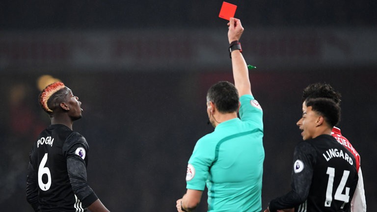 Wenger tức giận v&agrave; thất vọng sau trận thua M.U - Ảnh 2.