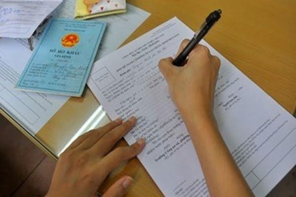 Sổ hộ khẩu "chỉ điểm" kẻ trốn truy nã