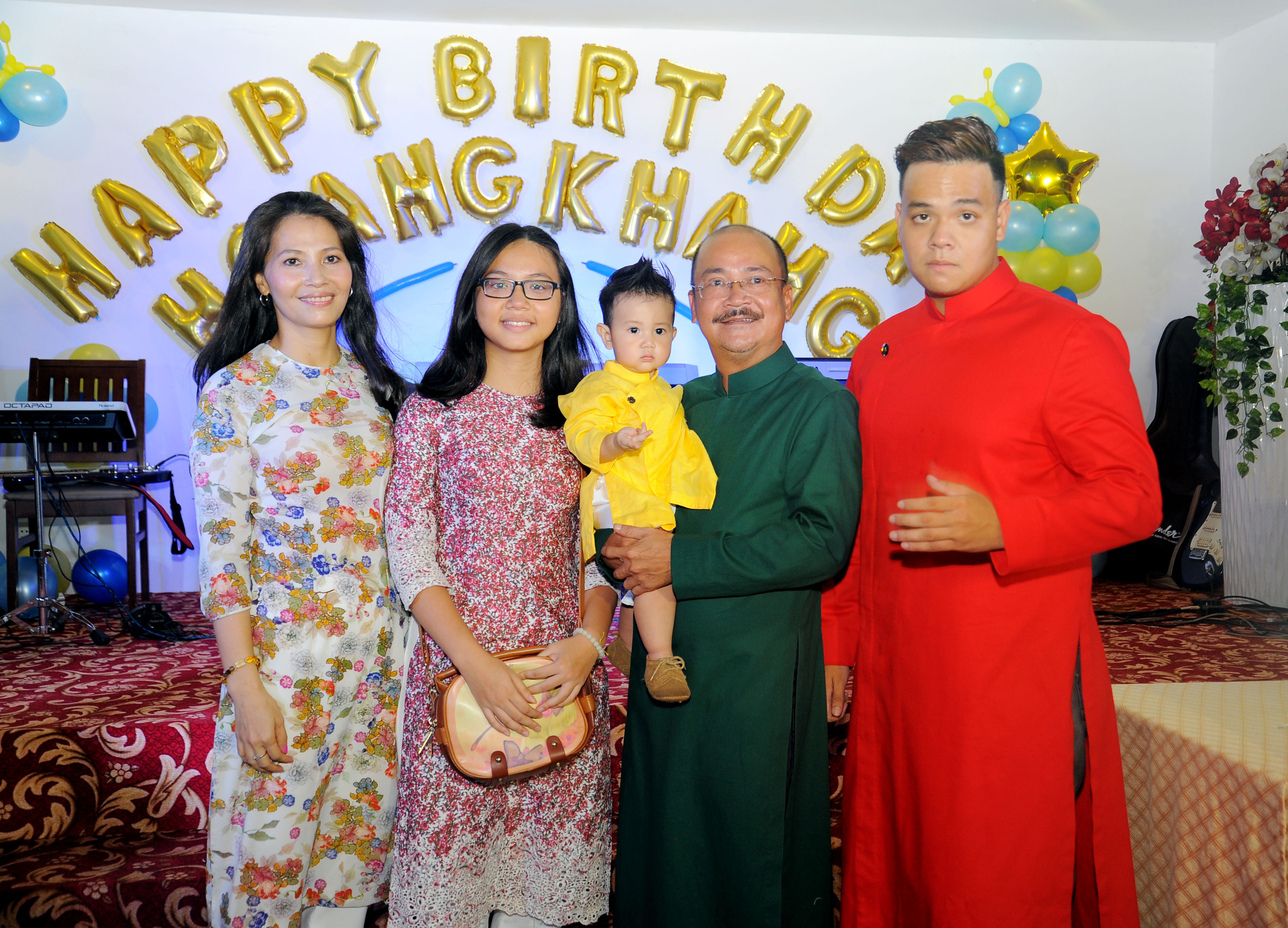 Nghệ sĩ Ho&agrave;ng Sơn sợ c&aacute;ch sống chỉ nghĩ đến c&aacute;i t&ocirc;i - Ảnh 2.