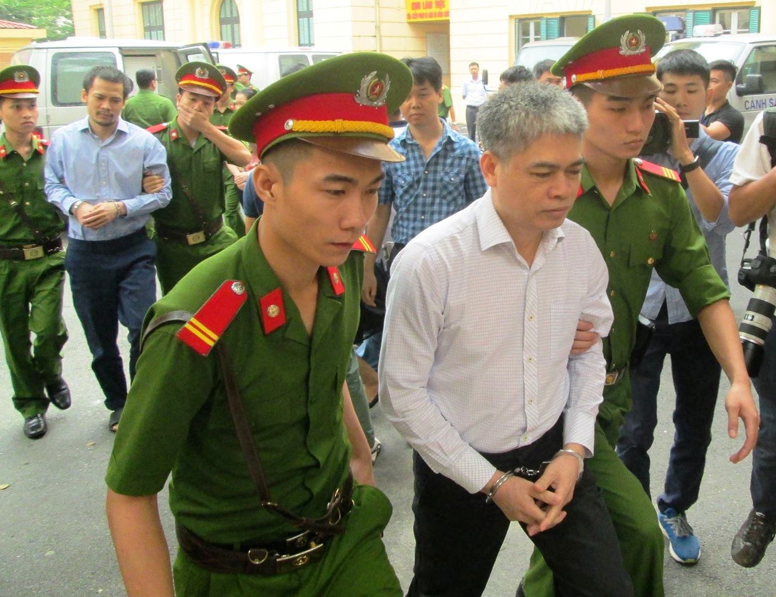 Tuy&ecirc;n &aacute;n tử h&igrave;nh Nguyễn Xu&acirc;n Sơn, chung th&acirc;n H&agrave; Văn Thắm - Ảnh 4.