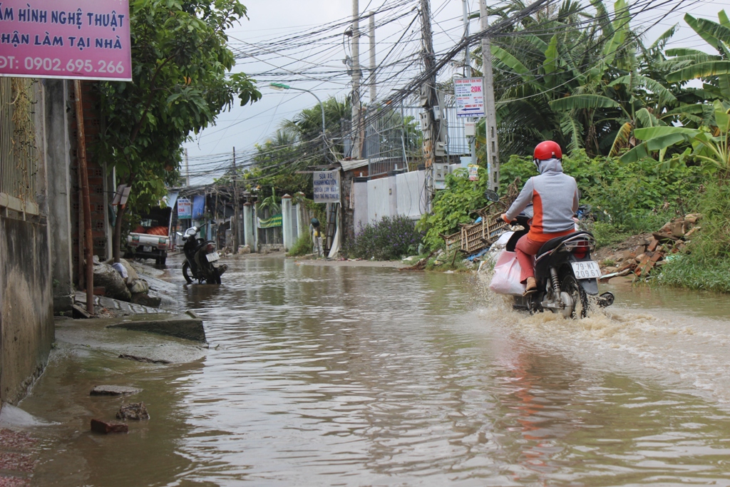 Chuyện lạ: Nha Trang ngập nước giữa mùa nắng