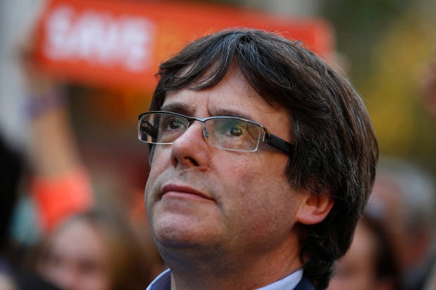 450.000 người xuống đường ở Catalonia sau đ&ograve;n mạnh từ T&acirc;y Ban Nha - Ảnh 2.